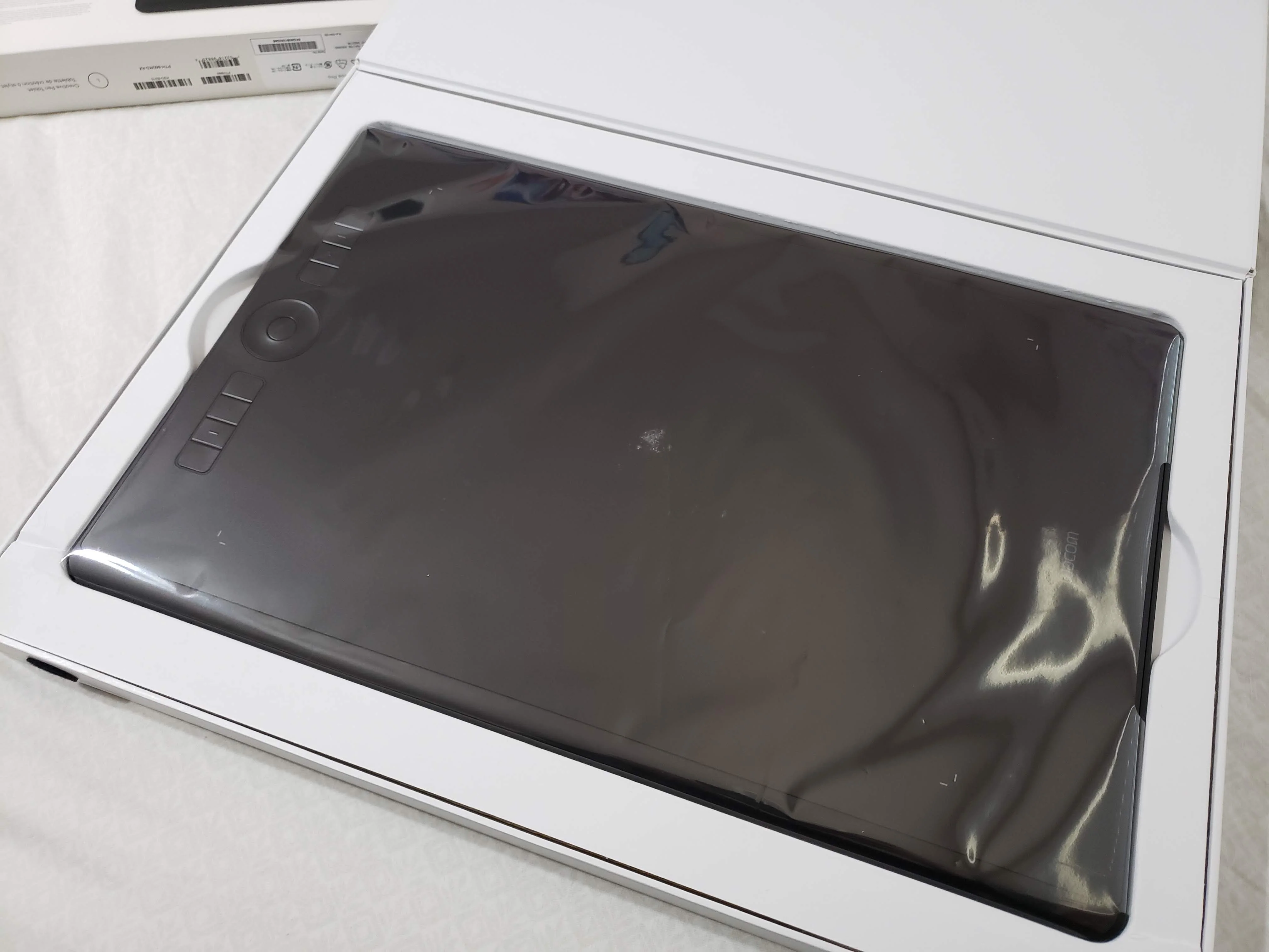 Wacom Intuos Pro Large PTH860 (Open Box Tablet) - Image 2